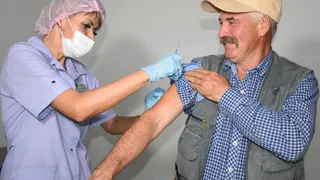 В Нижнекамске продолжается вакцинация от гриппа: график работы мобильных пунктов