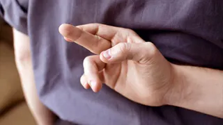 Жителя Брянска оштрафовали за ложь об угоне автомобиля его отца