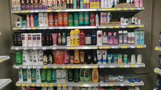 Вышла из "Светофора" с целой сумкой впечатлений и покупок: нашла себе идеальный шампунь для ломких волос - настоящий клад в составе