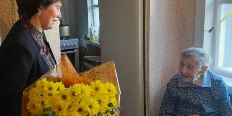 В Пензе со 100-летием поздравили участницу Великой Отечественной войны