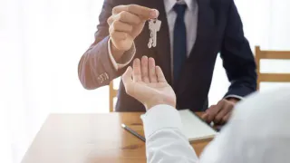 Сдача помещения в аренду с Агентством недвижимости MIKU.RU: Путь к успешным арендным отношениям