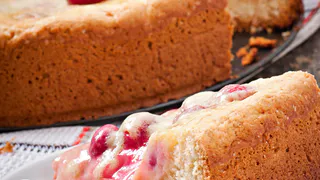 Замешиваем за 5 минут и подаем ароматный яблочный пирог: съедается до того, как успеет остыть — вкуснее шарлотки