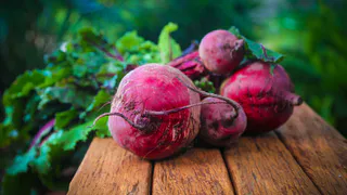 Добавьте всего ложку этого - и свёкла приготовится в 3 раза быстрее: ещё и вкус станет лучше