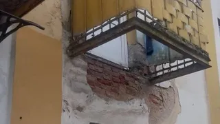 В Кольчугине устранили последствия обрушения балкона в жилом доме 1950 года постройки