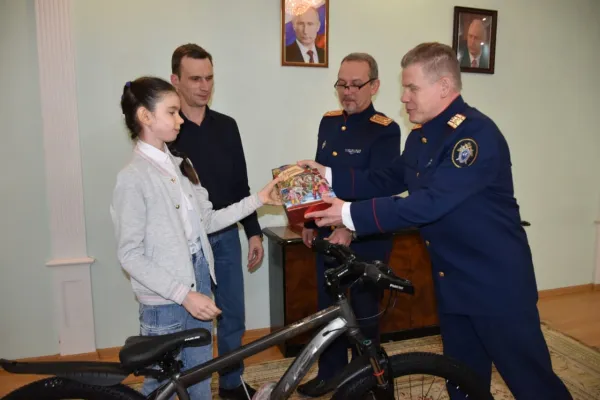 Глава регионального следственного управления стал участником акции «Елка желаний»