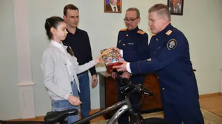 Глава регионального следственного управления стал участником акции «Елка желаний»