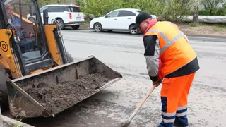 Во Владимире продолжаются работы по уборке города и благоустройству улиц