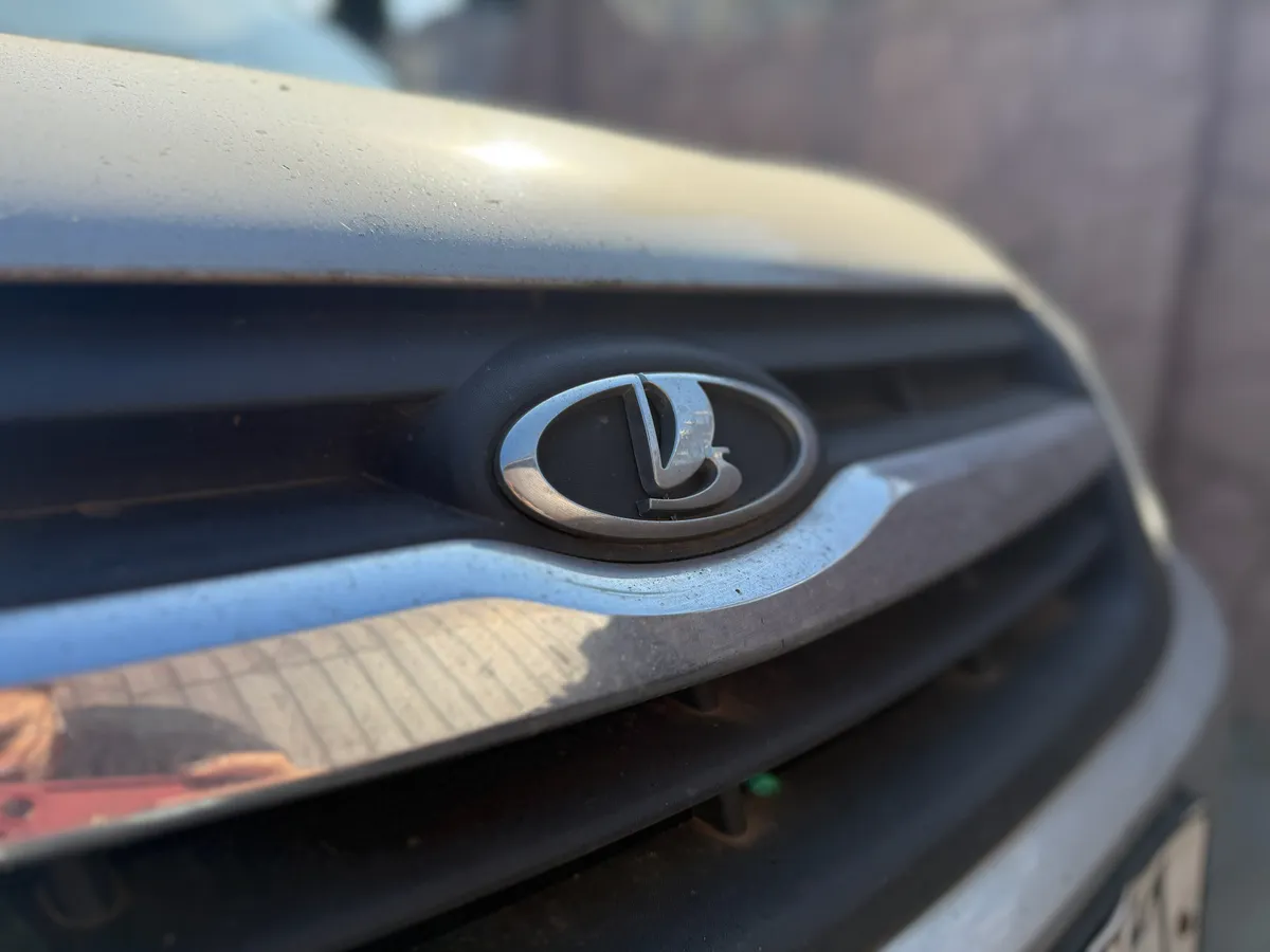 "Когда узнал, было уже поздно": Купил б/у Весту, но никто не сказал о хитром нюансе с мотором - теперь встрял на капиталку