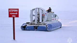 В Татарстане спасли рыбака, оставшегося на льдине