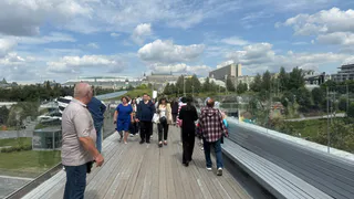 Почему самые опасные путешественники носят платочки и термосы: называю неочевидные признаки соседства попутчиков, которых стоит избегать 