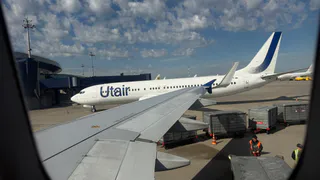 Стюардесса сказала, почему в самолет ни в коем случае нельзя надевать джинсы или кроссовки