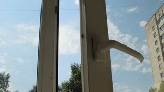 В центре Рязани из окна выпал трехлетний ребенок