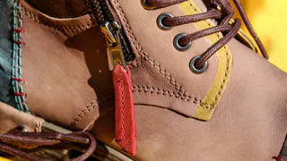 Не торопитесь возвращать тесную обувь: этот овощ с вашей кухни увеличит размер ботинок за одну ночь