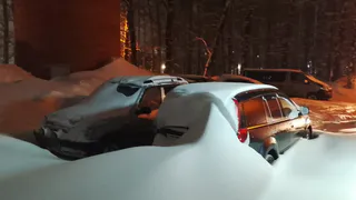 Пензу буквально «захватили» машины, погребенные в снегу