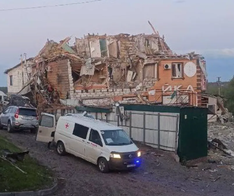 Ракетный удар ВСУ по Рыльску: три человека ранены, повреждены здания и автомобили