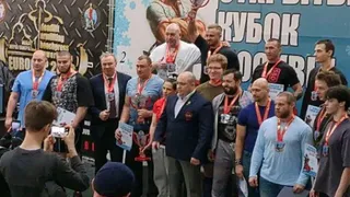 Брянские пауэрлифтеры привезли с московских соревнований семь золотых медалей