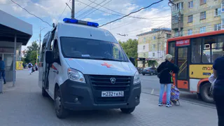 На улице Дзержинского водитель сбил 15-летнюю девочку на электросамокате