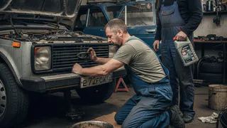 Почему не стоит доливать масло каждые 500-1000 км, а лучше делать полную замену: объясняю на пальцах