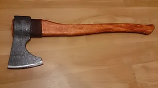 Нижнекамец угрожал жене зарубить ее топором