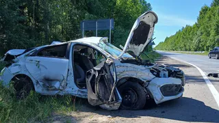 В Коми автомобиль "Lada" перевернулся после столкновения с кроссовером