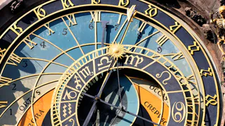 Названы три знака зодиака, которых в декабре ждет просто космическое везение