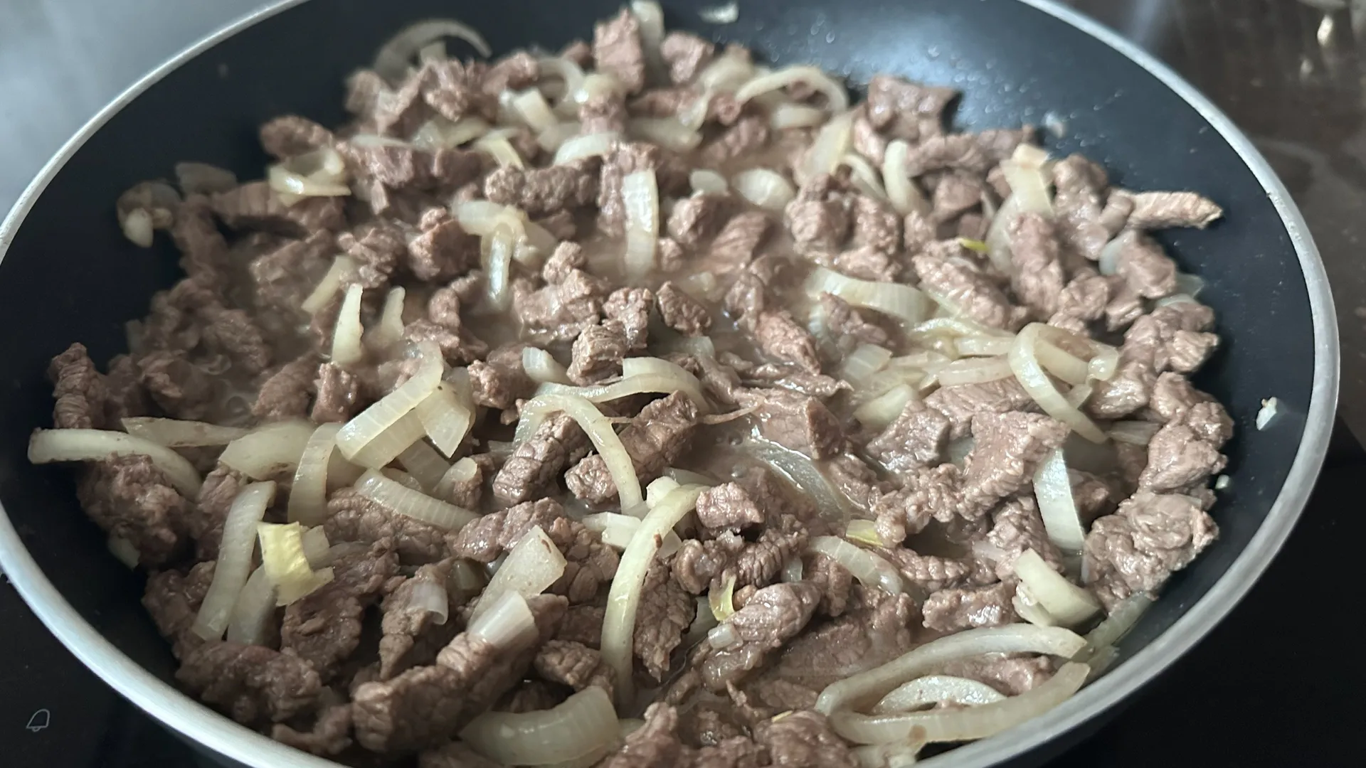 Как не испортить говядину при варке: 5 ошибок, из-за которых мясо становится жестким и невкусным