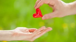 Приметы и запреты на 29 июля: руку и сердце сегодня лучше не предлагать