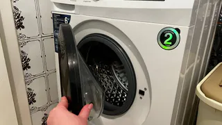 Стиральная машина перестанет «прыгать» при отжиме: как избавиться от вибрации, поделился эксперт 