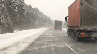 Снежный шторм парализовал движение на М-5 «Урал» в Пензенской области