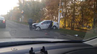 В Рязани на улице Спортивной водитель такси попал в ДТП