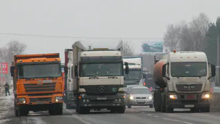 Медведев поручил подумать о скидках "Платона", не дожидаясь забастовки перевозчиков