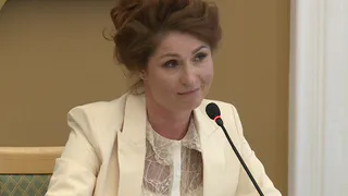 Все дело в “поздравлении”: Андрей Караулов позвонил Рокотянской, чтобы узнать, подаст ли она в отставку