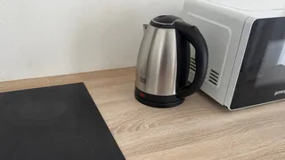 Бросаю 3 кусочка в чайник - накипь отваливается кусками: лайфхак безопасен для здоровья и прибора