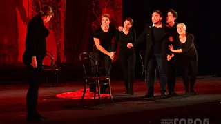 В Магнитогорске прошёл показ знаменитого спектакля Никиты Михалкова «12»