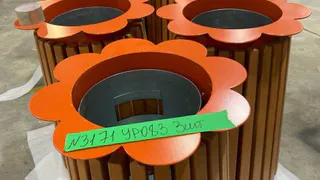 В Усинск завезли первые элементы для обновления детской игровой зоны