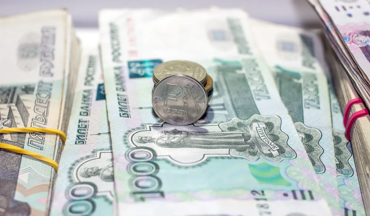 Индексация пенсий: дополнительные меры по повышению страховых и военных выплат