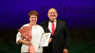 В День медработника в Областной филармонии наградили 229 лучших специалистов