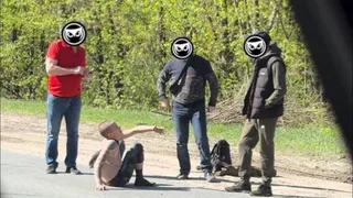 В Пензе полиция задержала женщину, которая с молотком кидалась на автомобили