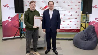 Ростислав Гольдштейн поблагодарил студентов-волонтёров за бескорыстную помощь погорельцам