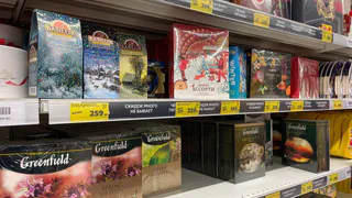 «Не берите этот чай даже по акции»: 3 известных бренда, которые попали в черный список Росконтроля