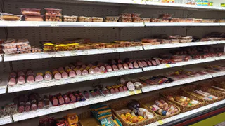 "Не берите даже по скидке": Роскачество назвало сосиски, которые лучше не покупать