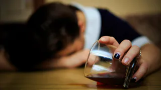 Окунала в ванну и держала под водой: пьяная рязанка издевалась над своей малолетней дочерью