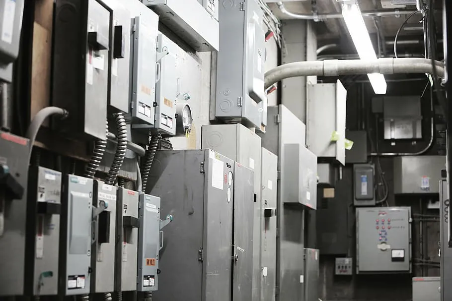 Нелегальный Майнинг в Абхазии: Как Крипто-«Пираты» Обесточивают Регион