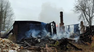 Крупный пожар в Коми уничтожил 150 квадратных метров жилья