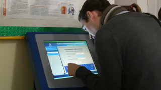 В Рязани задержали мужчину, взламывающего банкомат