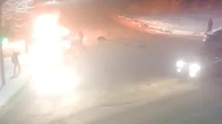 Опубликовано видео - в Рязани на Куйбышевском шоссе в ДТП загорелись две машины