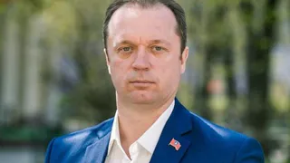 Давайте зададим вопрос Сергею Антошину вместе