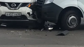 На улице Горького столкнулись Газель и Ниссан