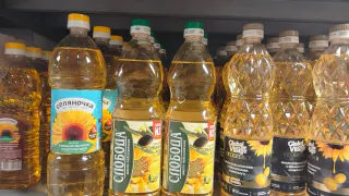 Желтая гадость в бутылке: Роскачество уже раскрыло худшие марки растительного масла