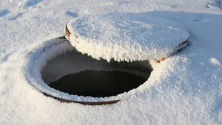 Под Рязанью мужчина утонул в канализационном колодце